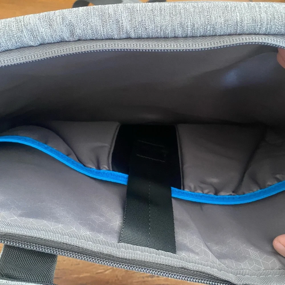 Targus Citylite Professional Laptop Bag - Picture 4 of 5